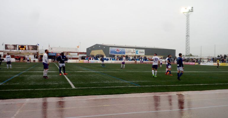 Jugadores del Real Jaén y de la UD Socuéllamos durante el partido.