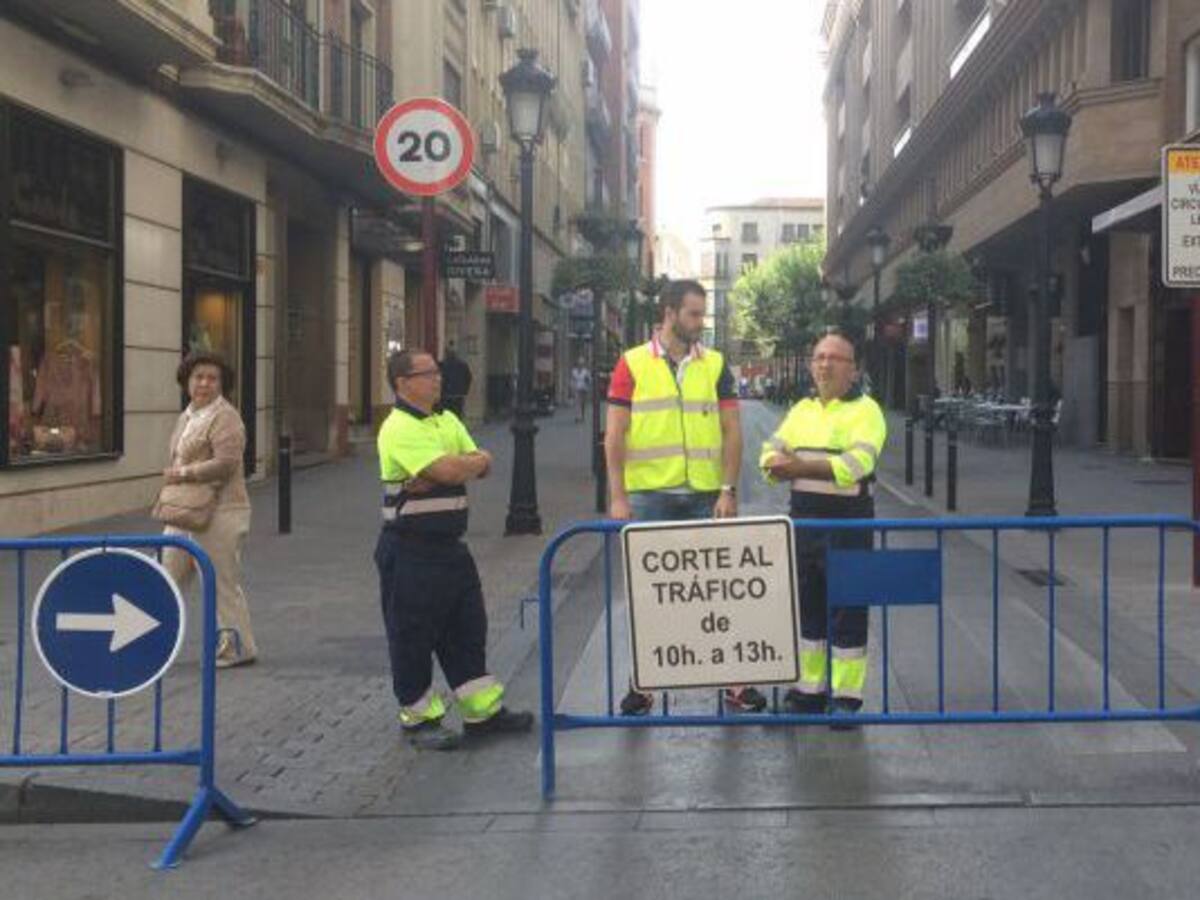 Las calles Teodoro Camino, Rosario y María Marín están hoy cortadas
