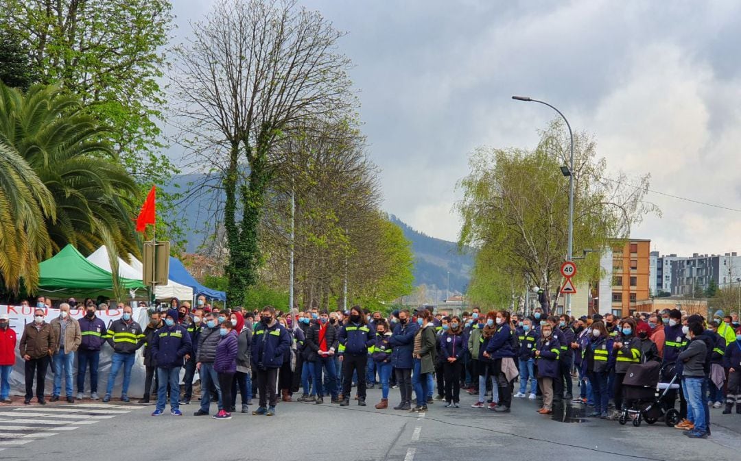 Manifestación en Llodio en apoyo a los trabajadores de Tubacex