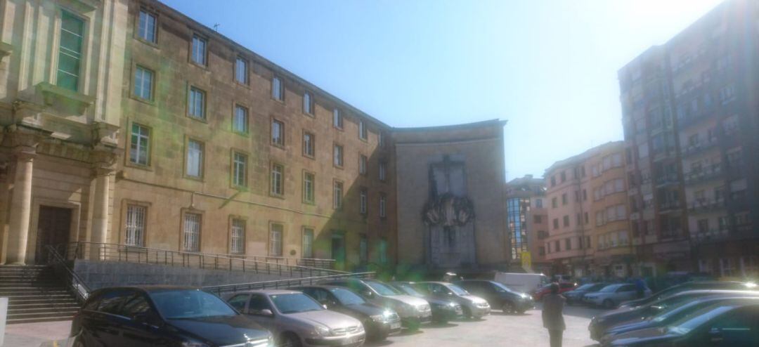 Exterior del colegio gijonés