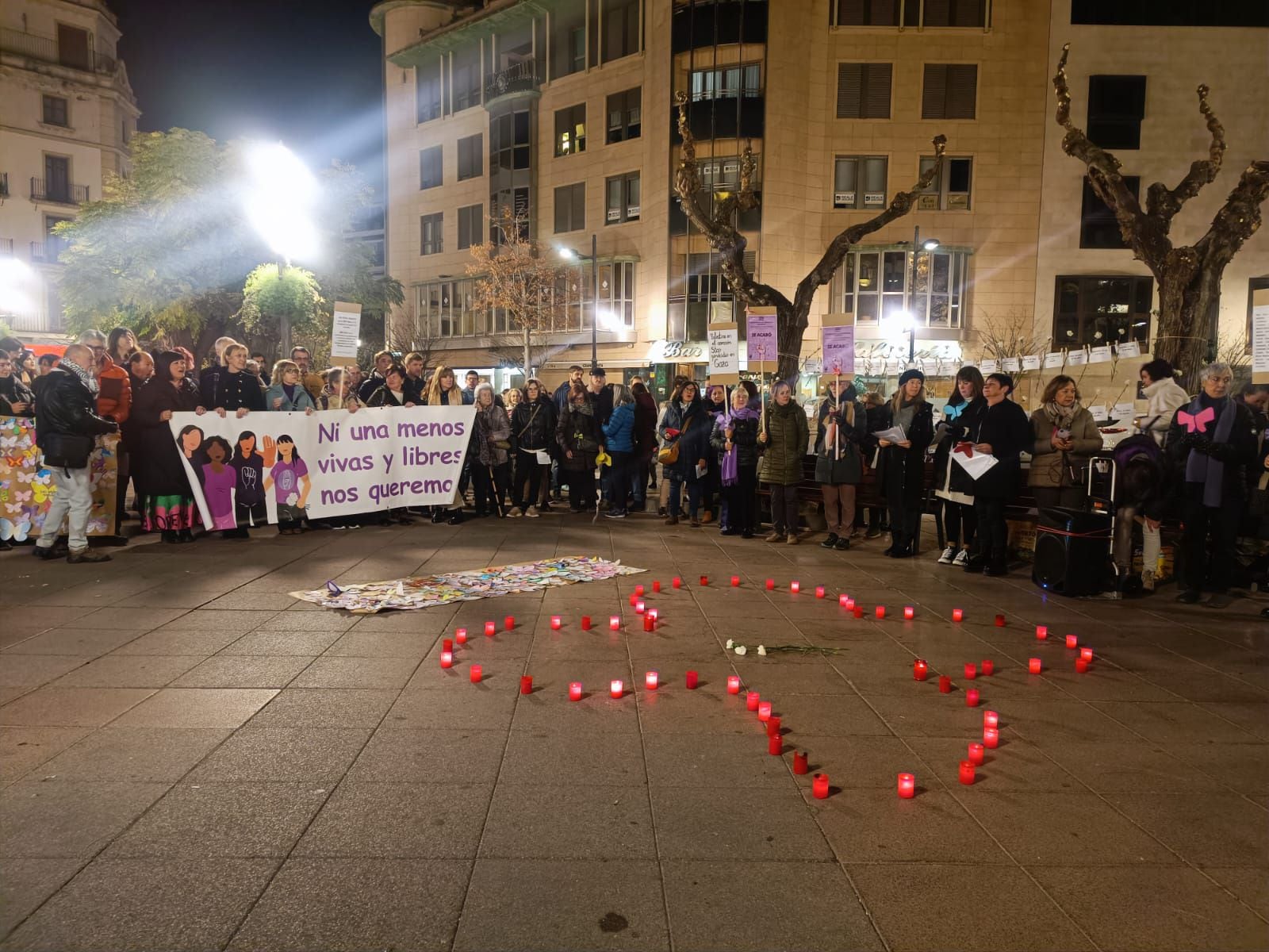 Concentración el 25N del año pasado en la plaza de Navarra de Huesca