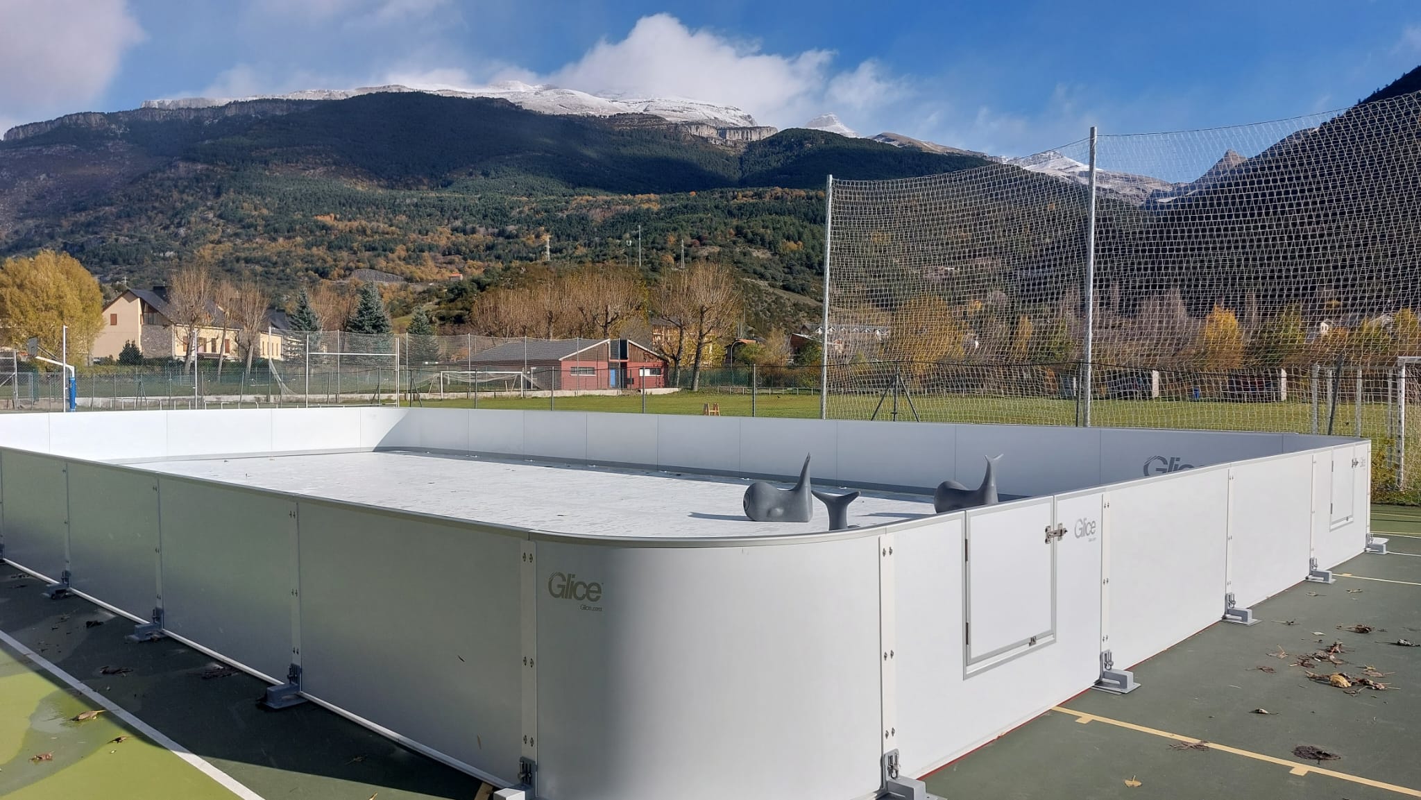 Pista de hielo en Villanúa. Jibo Hielo