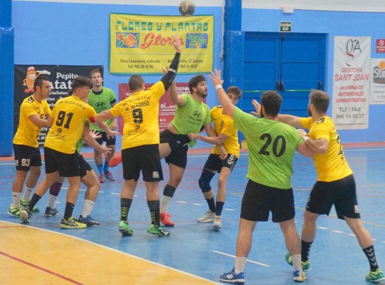Sant Joan y Elda - C.E.E. ofrecieron un interesante encuentro de pretemporada