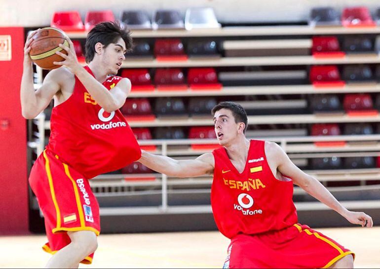 Lacunza, a la derecha, jugará en el CB Agustinos