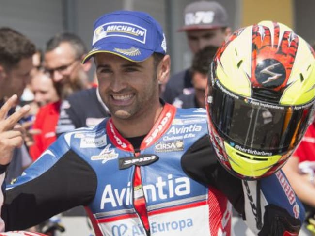 Héctor Barbera celebra su segunda posición en la calificación del GP de Alemania de MotoGP.