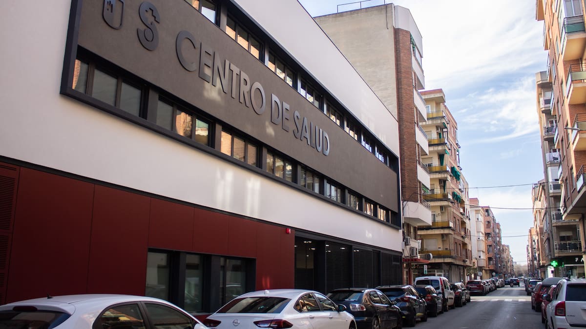 Abre el nuevo Centro de Salud Zona III de Albacete en el antiguo colegio Mari Llanos Martínez