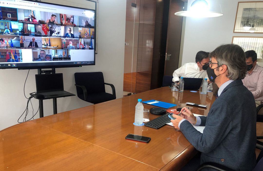 El consejero de Economía y Hacienda, Luis Alberto Marín, durante la conferencia virtual.