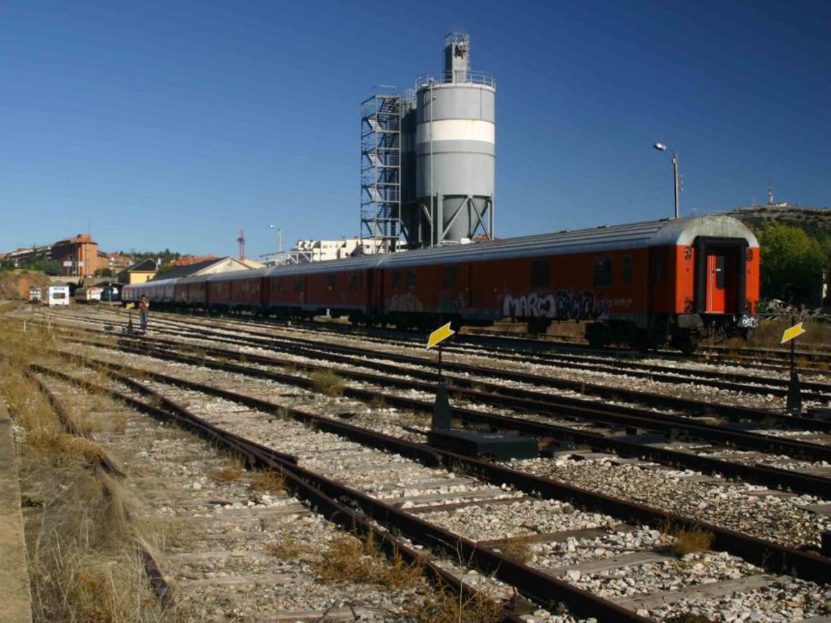 Un fallo del tren vuelve a retrasar el viaje dos horas