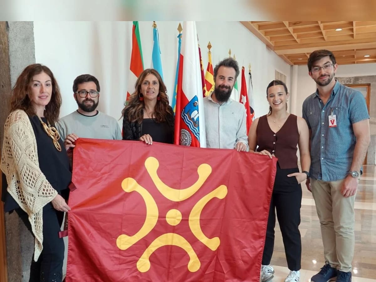 Juventudes Regionalistas pide que incluya el lábaro en la conmemoración del Estatuto de Autonomía