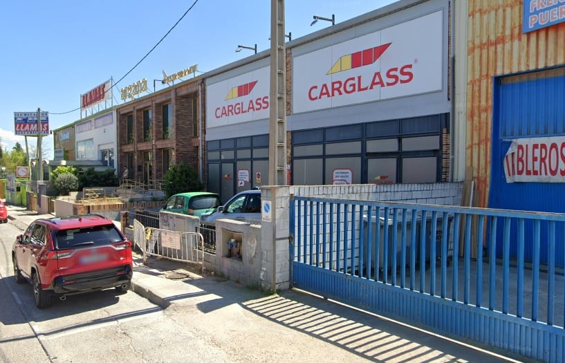 Imagen del taller de Parla en el que los asaltantes entraron en plena madrugada