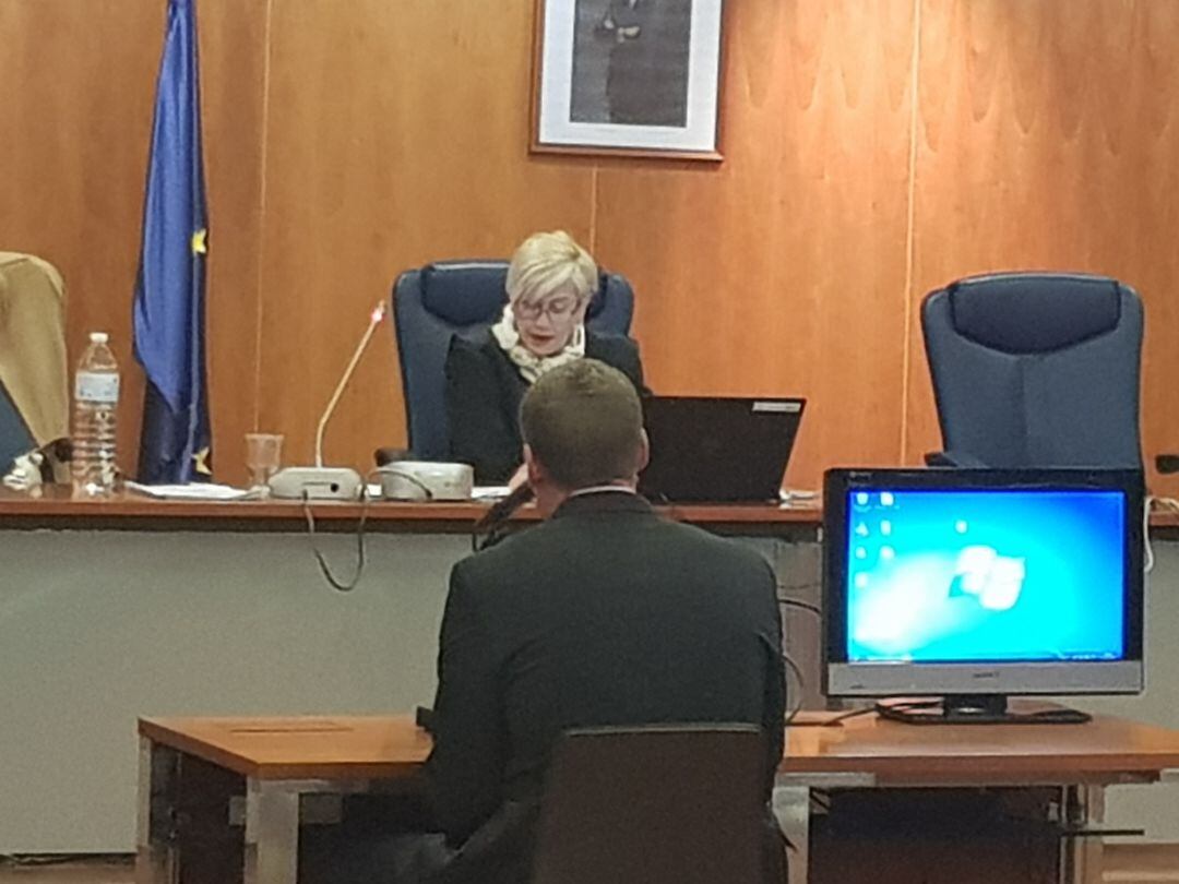 Uno de los acusados de asesinato declara en el juicio