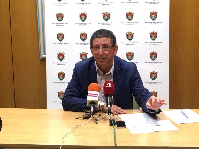 El alcalde de Petrer, Alfonso Lacasa 