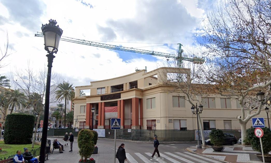 Fachada histórica del IES Ausiàs March de Gandia