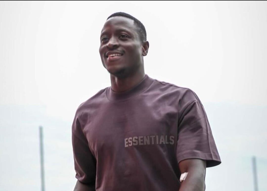 Senegalés, juega como centrocampista y viene del Stade Reims de la Ligue 1 de Francia.