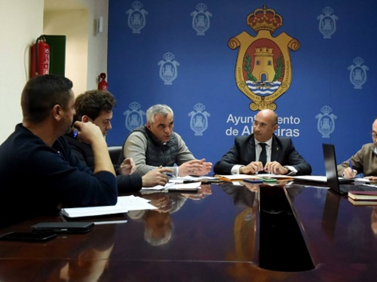 Las playas de Algeciras se preparan para Semana Santa