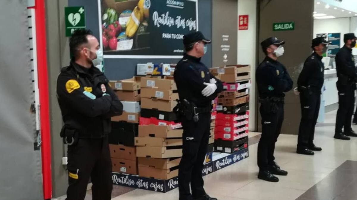 ¿Es tu cumpleaños? si oyes la sirena de la policía sal al balcón