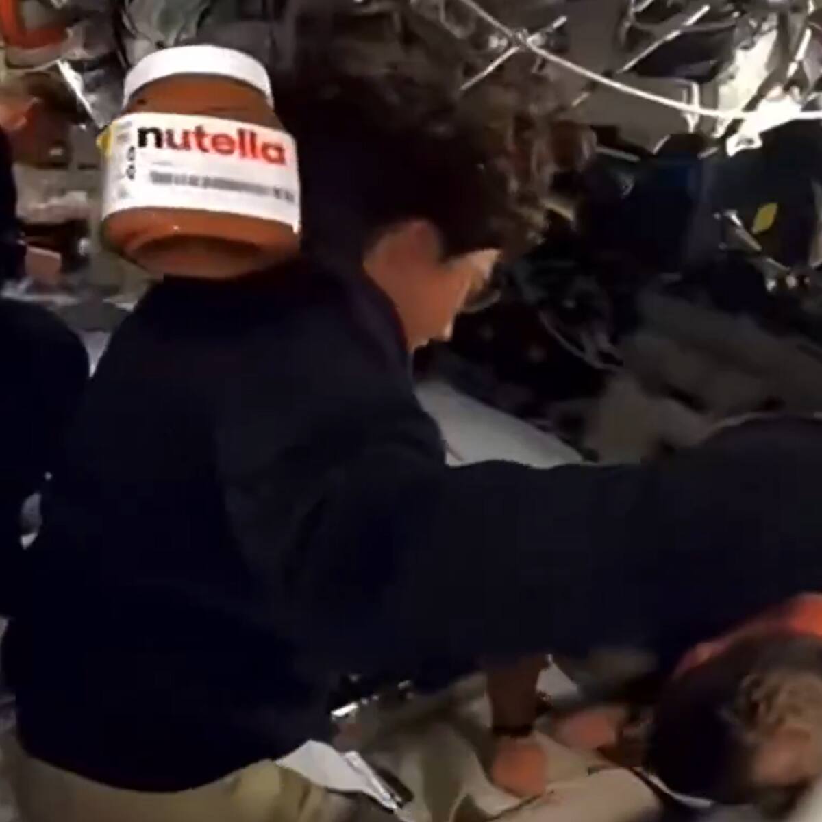 Un tarro de Nutella de los astronautas de la nave Orion se cuela en la retransmisión de la NASA