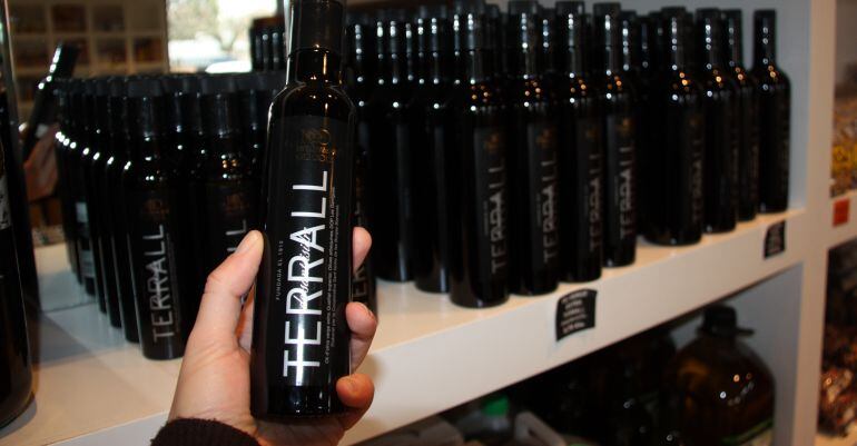 Botelles de la marca Terrall, de la cooperativa Sant Isidre de Les Borges.