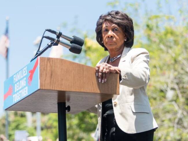Maxine Waters, durante un acto público.