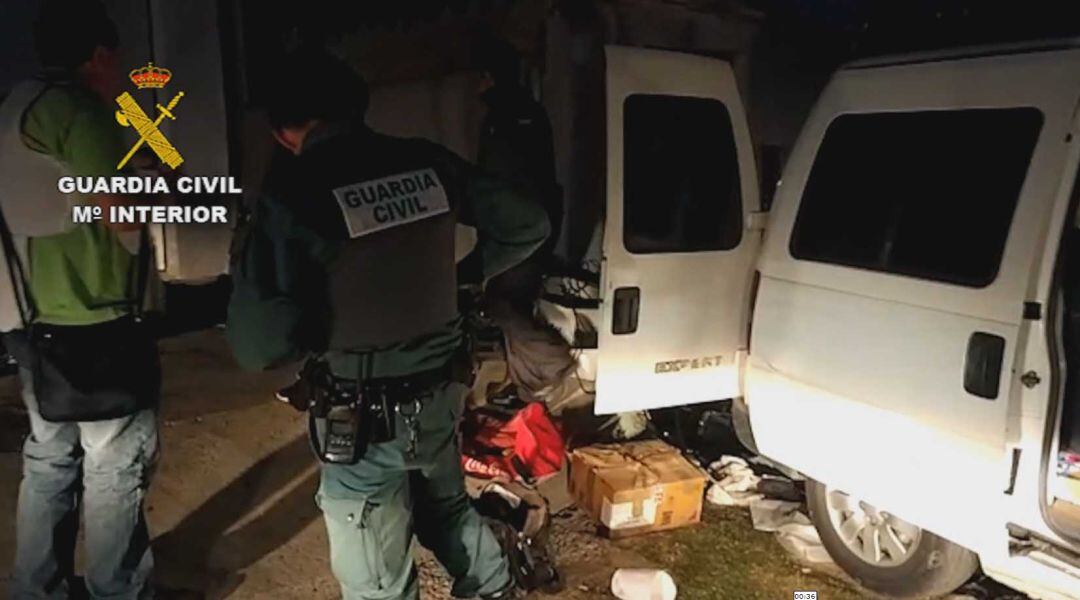 La Guardia Civil de Ávila detiene a dos individuos como presuntos autores de robos acaecidos en la zona rural