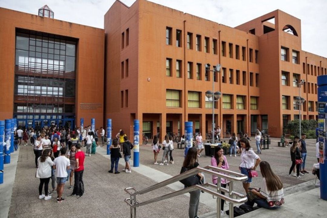 Estudiantes en la Universidad de Cantabria.