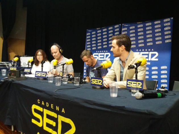 Tertulia de jóvenes, en Hoy por Hoy Zaragoza desde el barrio Oliver