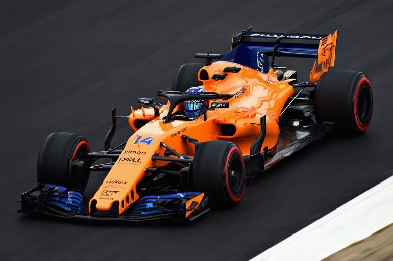 Fernando Alonso durante la primera sesión en la pretemporada de F1 en Montmelo