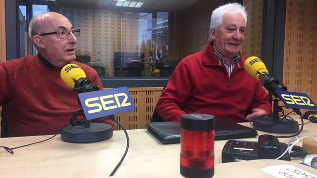 Los representantes vecinales de Delicias y el barrio del Hospital en los estudios de Radio Valladolid