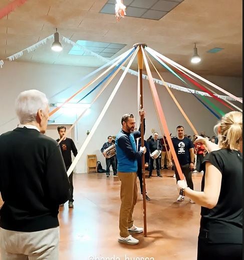 Ensayo de los danzantes previo al viaje de Roma