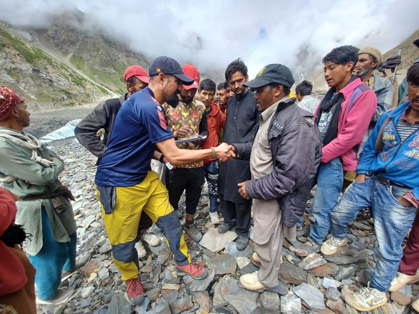 Expedición al Honbroc Peak por parte del Grupo Militar de Alta Montaña.