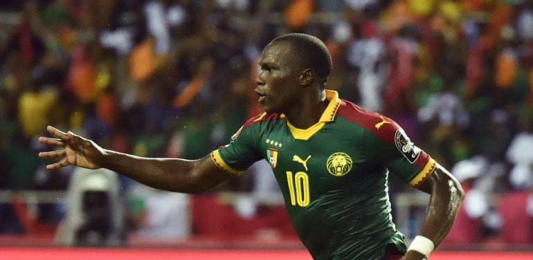 Vincent Aboubakar celebra el tanto de la victoria de Camerún