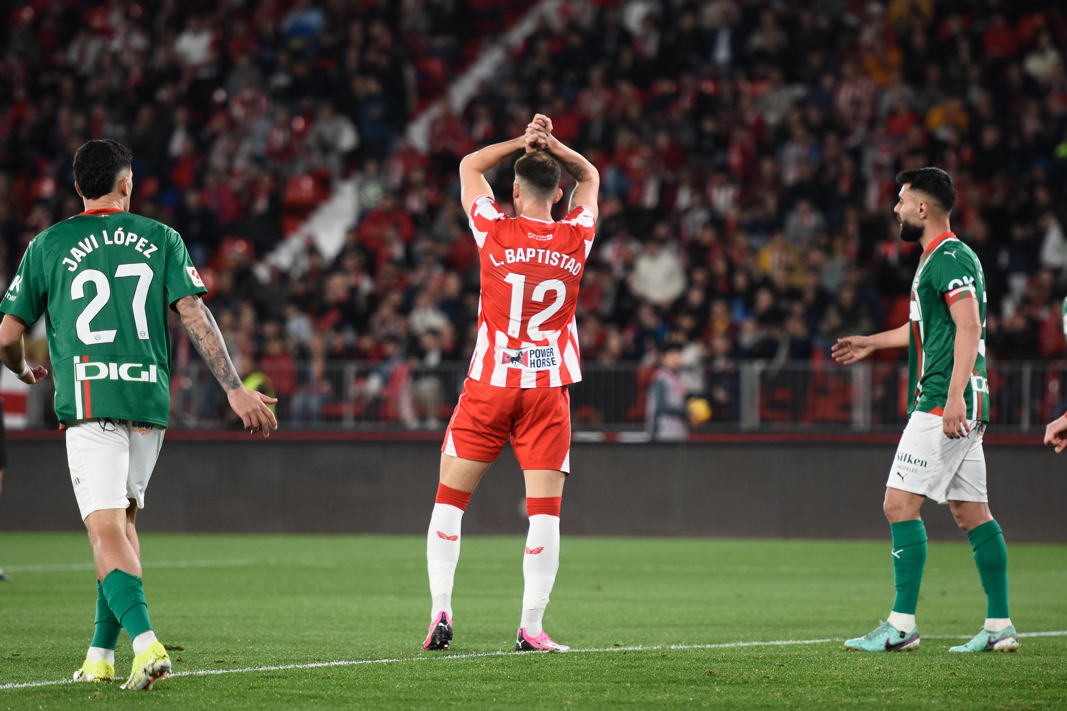 Leo Baptistao en el partido ante el Alavés en casa.