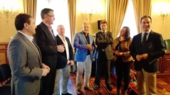 Presentación del II Congreso del Amor en Teruel, en la que ha participado el director de Cadena SER Aragón, José María Tejerina, así como el alcalde de Teruel, Manuel Blasco, la consejera de Educación y Cultura, Mayte Pérez, y el diputado delegado de Turismo, Francisco Martí, entre otros