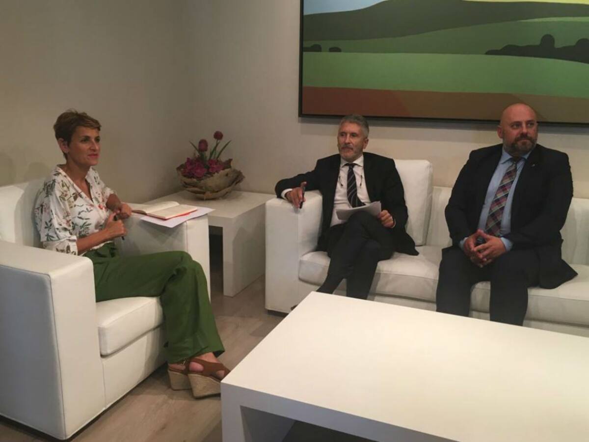 Marlaska garantiza seguridad a la Guardia Civil en competencias de tráfico