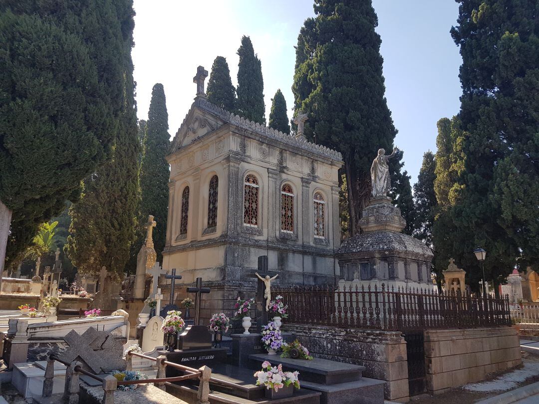 Imagen del cementerio en Linares