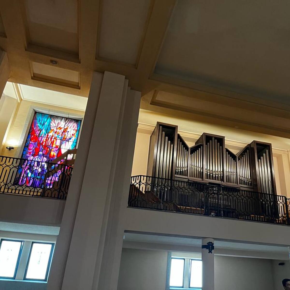 Casi cinco toneladas y 3.000 tubos componen el nuevo órgano de la basílica del Cerro de los Ángeles en Getafe