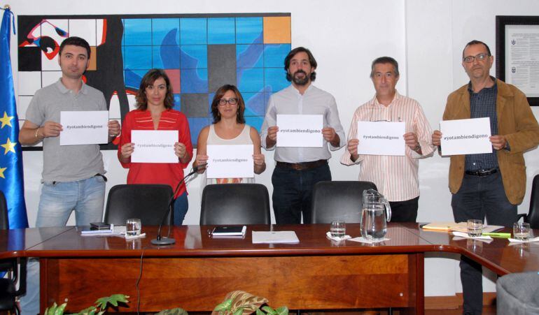 La muestra recoge imágenes de medio millar de vecinos con la leyenda #yotambiendigono