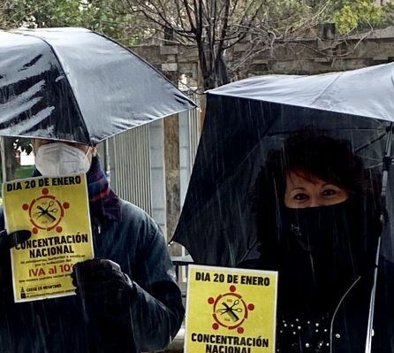 Profesionales de la peluquería en la manifestación de este miércoles.