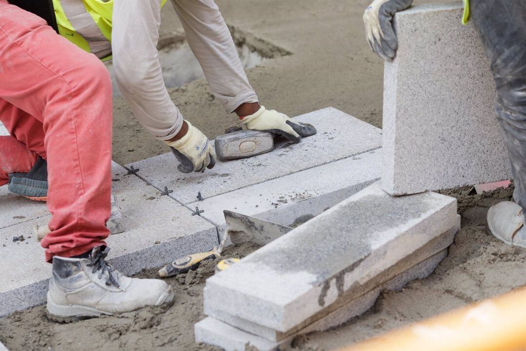 La construcción es uno de los sectores en los que ha descendido el paro en la provincia de Alicante en el mes de octubre.