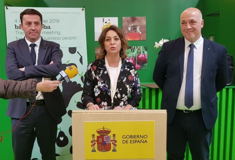 Ricardo Domínguez García-Baquero, Isabel Ambrosio y Antonio Ruiz durante la presentación de Biocórdoba en Biofach