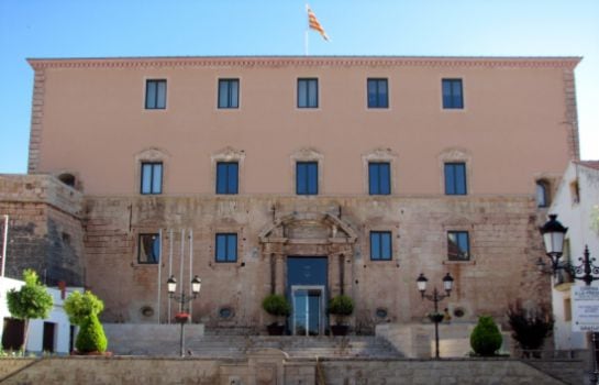 Façana de l'ajuntament de Torredembarra