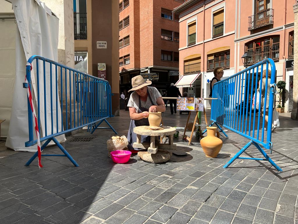 La Muestra de Cerámica celebra su trigésimo quinta edición con 21 talleres artesanos venidos de diferentes lugares de España