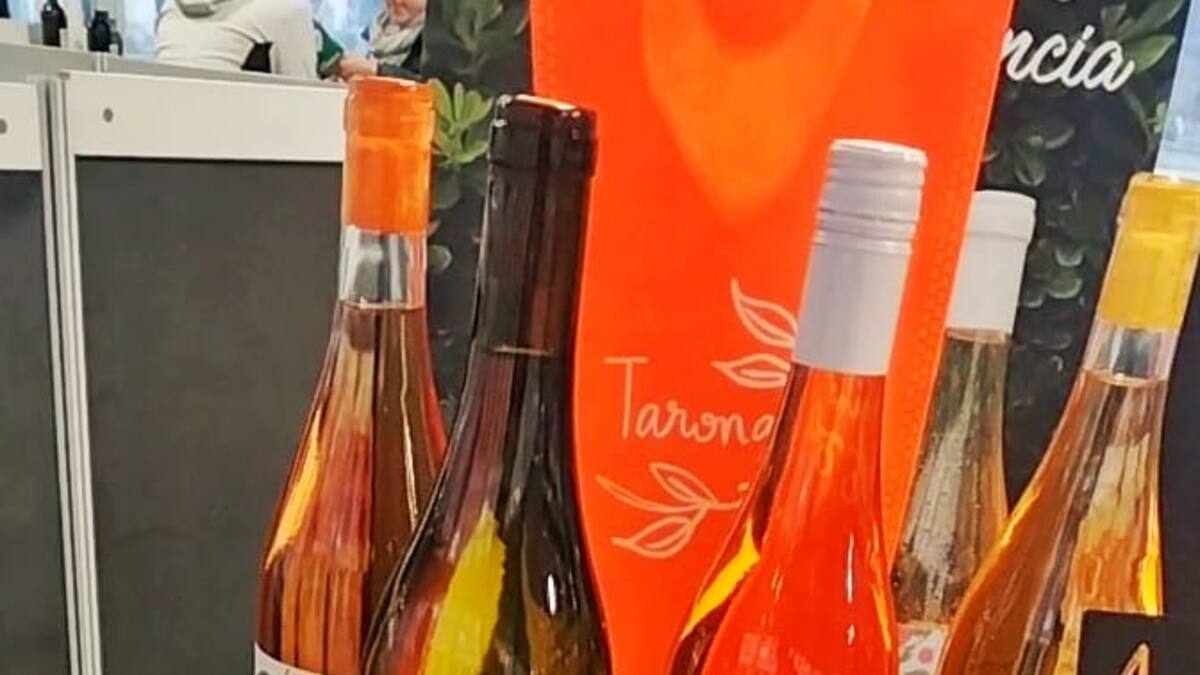 ¿Vino de naranja? Sí, lo hemos encontrado en Ardoaraba