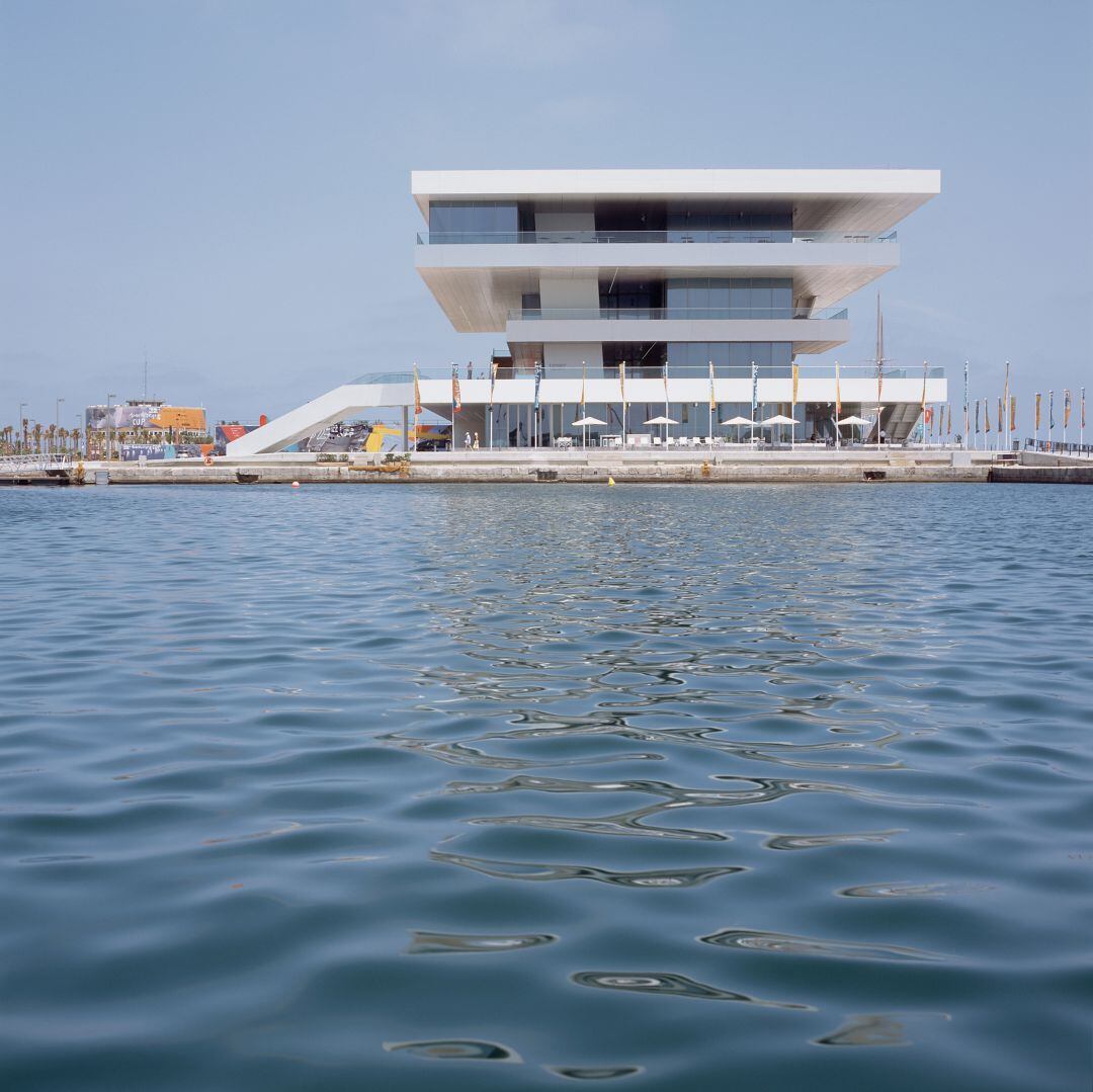 El edificio Veles e Vents en la marina de Val`ncia