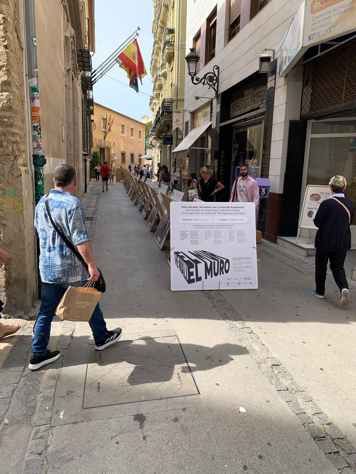 El muro que divide Ciutat Vella.