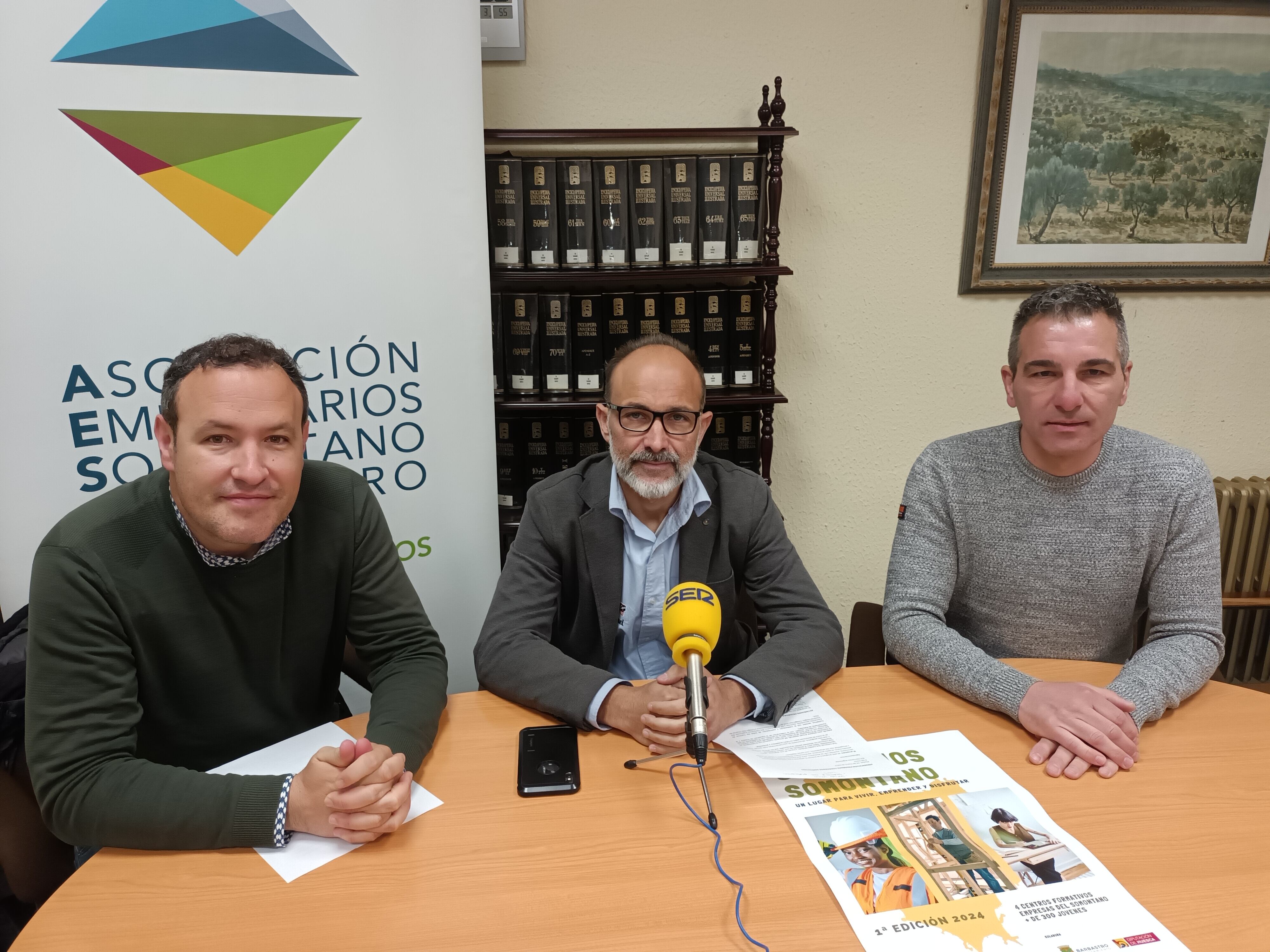 Ivan Arana, Conrado Chavanel y Jorge García en la presentación de &quot;Conócenos Somontano&quot;