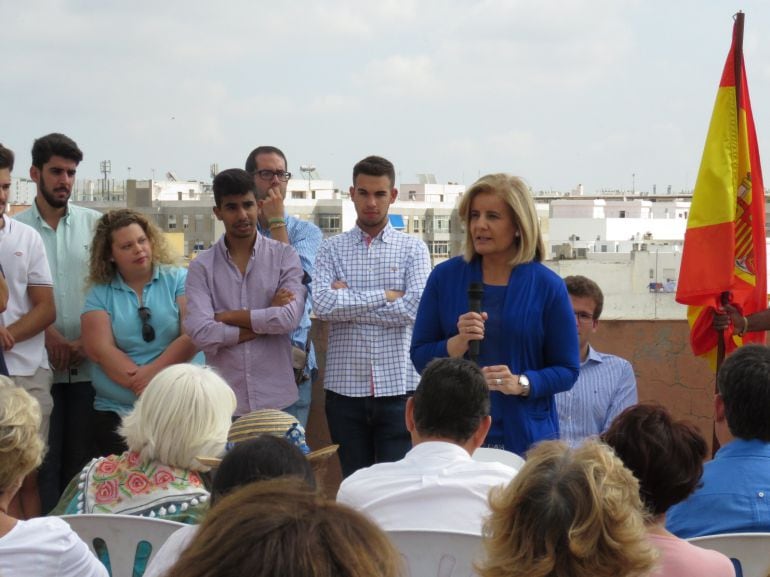 Fátima Báñez en un acto en la sede del PP de Jerez