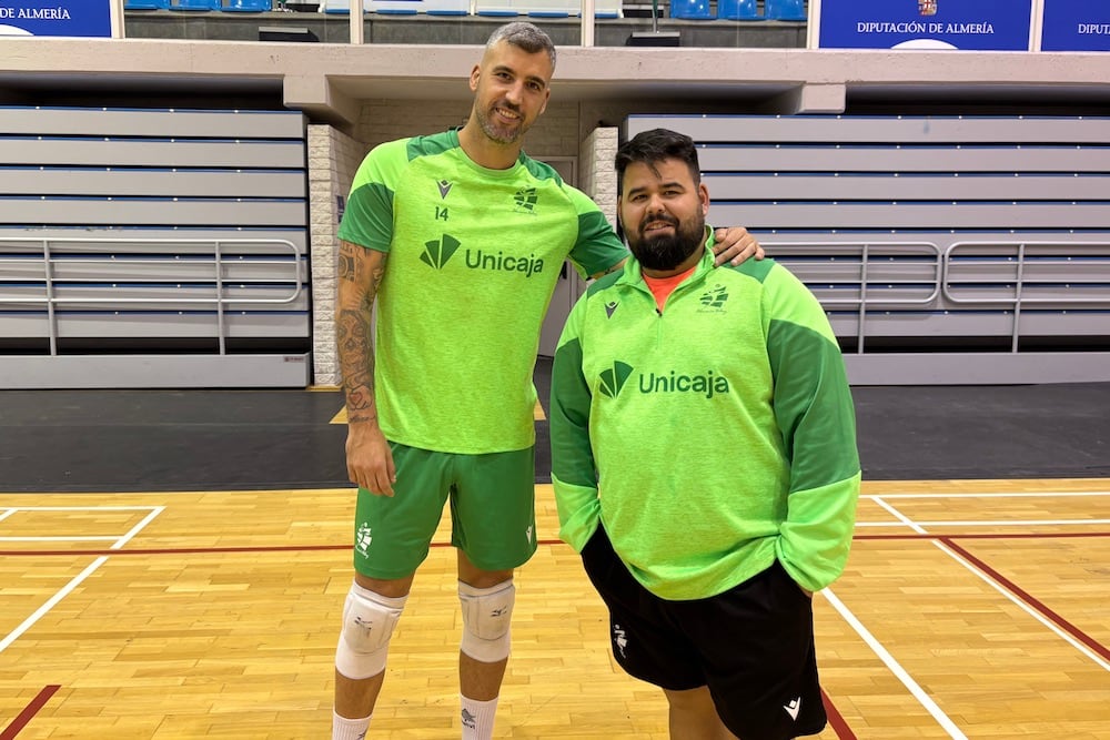 Pablo Ruiz y el técnico almeriense.