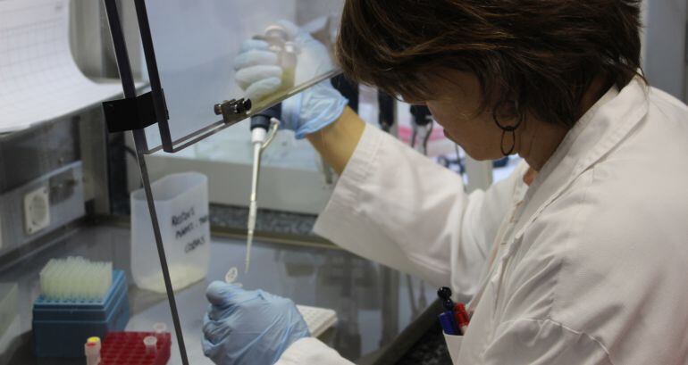 Una doctora a l'Hospital Josep Trueta de Girona.