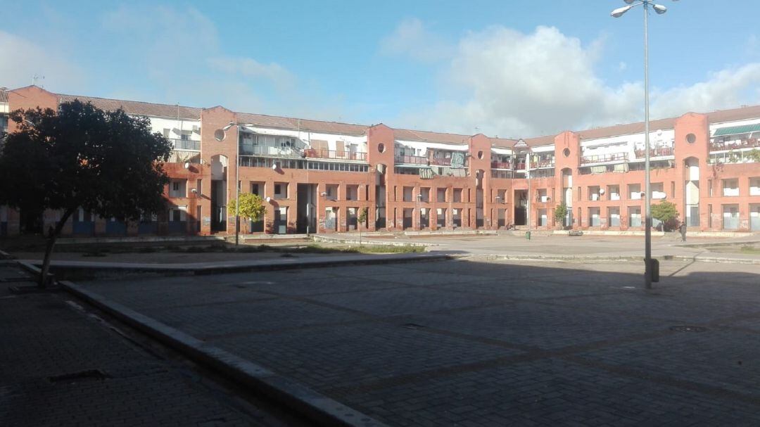 Patio Poeta Gabriel Celaya en Moreras. 